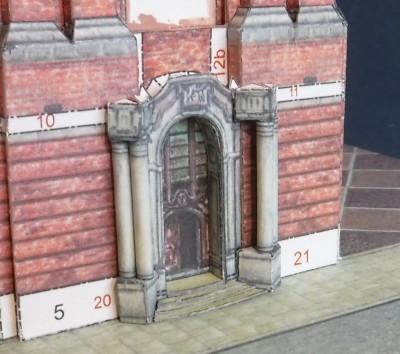 ... et placé sur le portail.