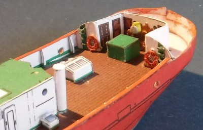 Collez d'abord les petites pièces ensemble...