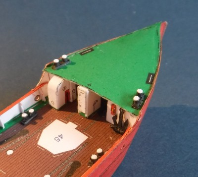 ... quatre bornes doubles à l'avant...