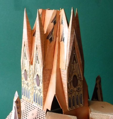 …à insérer derrière les pignons…