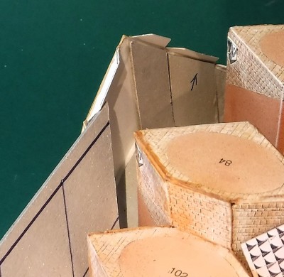 DSCF0141.JPG (189.48 Kio) Vu 9746 fois )… Après l’essai de montage, les renforts sont installés à l’avant…