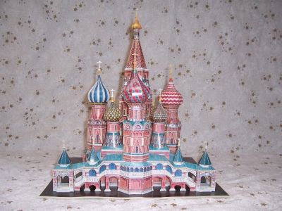 saint basile Ã  Moscou
pas simple les toitures en dÃ´mes. import de Hollande 
