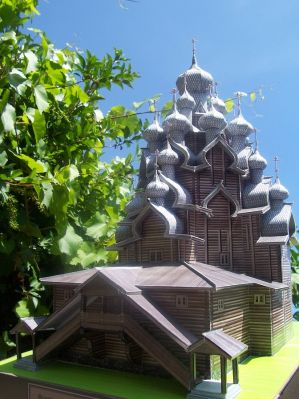 Ã©glise de la transfiguration-Russie
Un trÃ¨s beau modÃ¨le de Canon. Une Ã©glise orthodoxe toute en bois. Le modÃ¨le s'ajuste comme toujours au mm. Beaucoup de plaisir Ã  la rÃ©aliser.
Keywords: Ã©glise russie