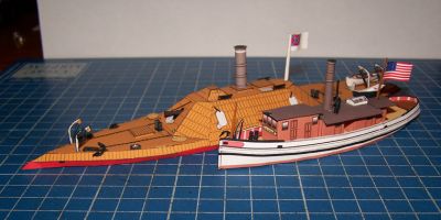 CSS Albermarle & USS Clyde
Deux navires de chez MM Papermodels - Civil War Papercraft.
Le CSS Albermarle dÃ©jÃ  vu sur cette galerie, et l'USS Clyde, un Tugboat qui accompagne l'ironclad USS Lehigh.
Cette vue met bien Ã©vidence le trÃ¨s faible franc-bord de l'Albermarle : tout comme les Monitors, ces ironclads devaient se limiter Ã  Ã©cumer les fleuves et les lacs. En pleine mer, ces bateaux seraient en danger. Par ailleurs, leurs machines Ã©taient souvent sous-dimensionnÃ©es pour le poids des blindages; le qualitÃ©s Ã©volutives Ã©taient trÃ¨s limitÃ©es.
ModÃ¨les au 1:250.
