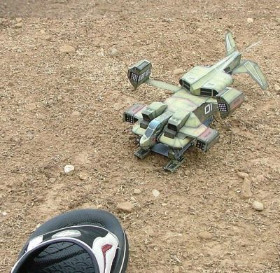 drop ship 01 d'alien II
j'ai mis ma tong sur la photo expres, j'avais pas encore de repÃ¨re Ã  l'Ã©poque, pour donner une idÃ©e de la taille, c'est du 42'.
