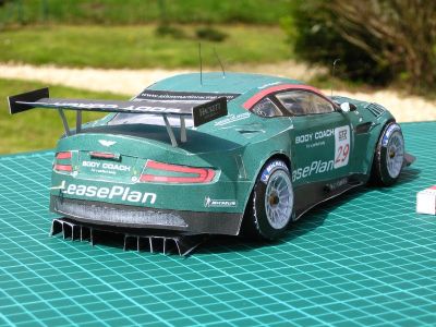 Aston Martin DBR-9 1/18
