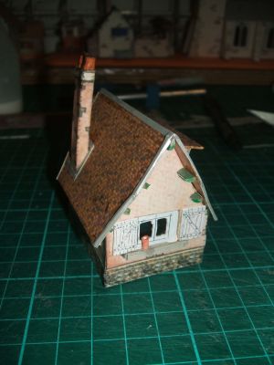 le village de dimanche illustré page 4 maison à fenêtre normande
pour la réalisation, se reporter à montage en images, le village de dimanche illustré
