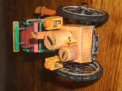 de dion bouton 1888
de la planche shell berre; à vapeur avec des bielles entraînant la roue arrière. Je les ai faites fonctionnelles.
