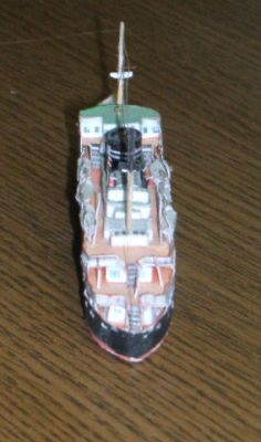 nisimi 1
les jolis navires de Mr Sato. Son site n'est qu'en Japonais. J'ai essayé de lui envoyer un mot de remerciement, mais bien qu'en anglais, je ne suis pas sur qu'il l'a compris. Papier 80g. Les barques de sauvetage et les galeries latérales sont un morceau de bravoure. 
