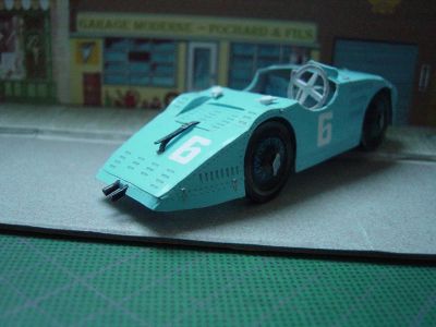 Bugatti 32 de PatCraft
En papier photo et une petite rÃ©duction, elle est au 1/40 Â° environ.

ModÃ¨le trÃ¨s sympathique Ã  rÃ©aliser, merci Patrick pour ce plaisir.
