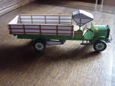 Camion White de Bastelbogen
