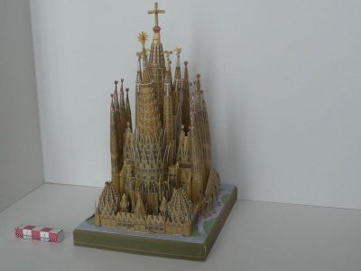 La Sagrada Famillia de Canon
FaÃ§ade Nord, la chapelle de l'Assomption
