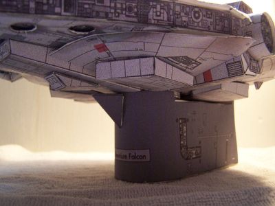 faucon millenium
le dessous du faucon millenium
