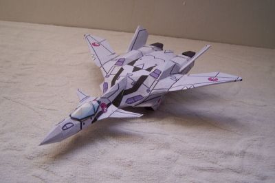 Macross 7 VF-11C Thunderbolt
voici le Macross 7 VF-11C Thunderbolt 
