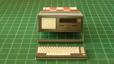 Commodore SX-64
petite maquette sympa de 5cm
