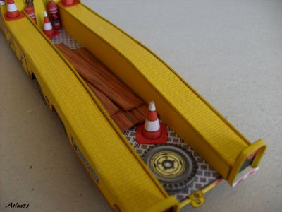 Type H Plateau long "Camille Service"
Ce vÃ©hicule "hommage" mÃ©ritait bien quelques accessoires
