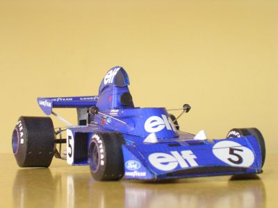 Tyrrell 006 - 1973  L'Ã©chelle 1:24
Jackie Stewart a gagnÃ© son dernier Championnat de F1 en 1973 en utilisant une Tyrrell  avec patronage d'Elf
