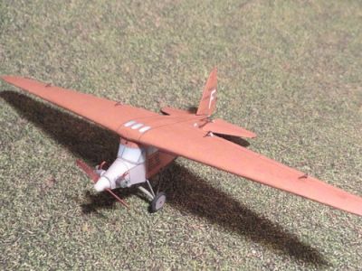 PEYRET MAUBOUSSIN PM type X
Maquette au 1/66. Création 2015.
En 1929, aux mains de C. FAUVEL, il battit toute une série de records du monde dans la catégorie des monoplaces de moins de 200kgs.
Téléchargement gratuit: http://pierreg.free.fr/carton/extra/pm-x/pm-x.htm
Notice:http://criquet11.eklablog.fr/mes-creations-au-1-66-c24566200/10
